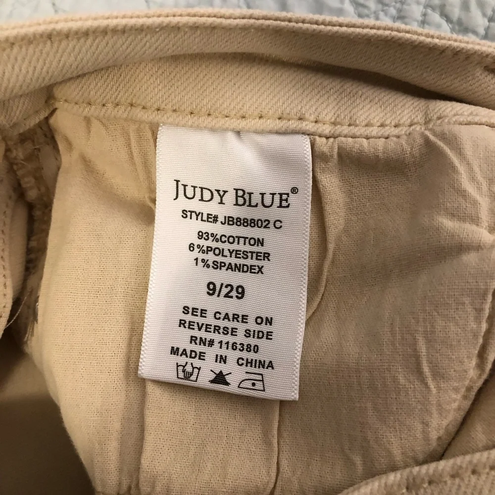 Judy Blue wide leg cropped jeans. Size 29. - Picture 7 of 11